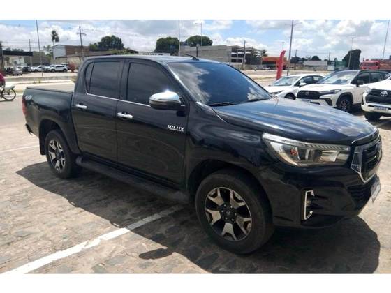 TOYOTA HILUX 2.8 SRX 4X4 CD 16V DIESEL 4P AUTOMÁTICO